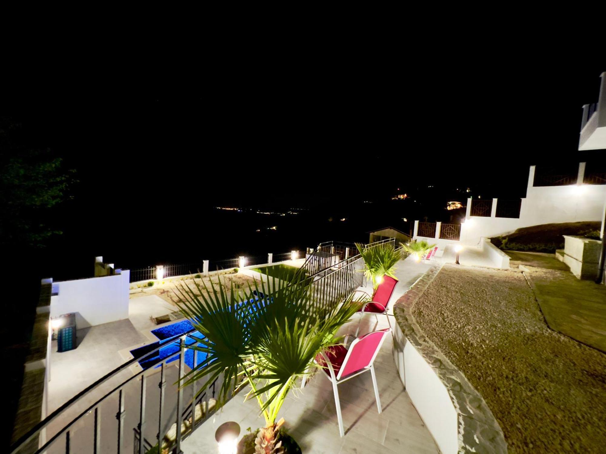 The White Pearl Boutique Villa Baltjik Exteriör bild