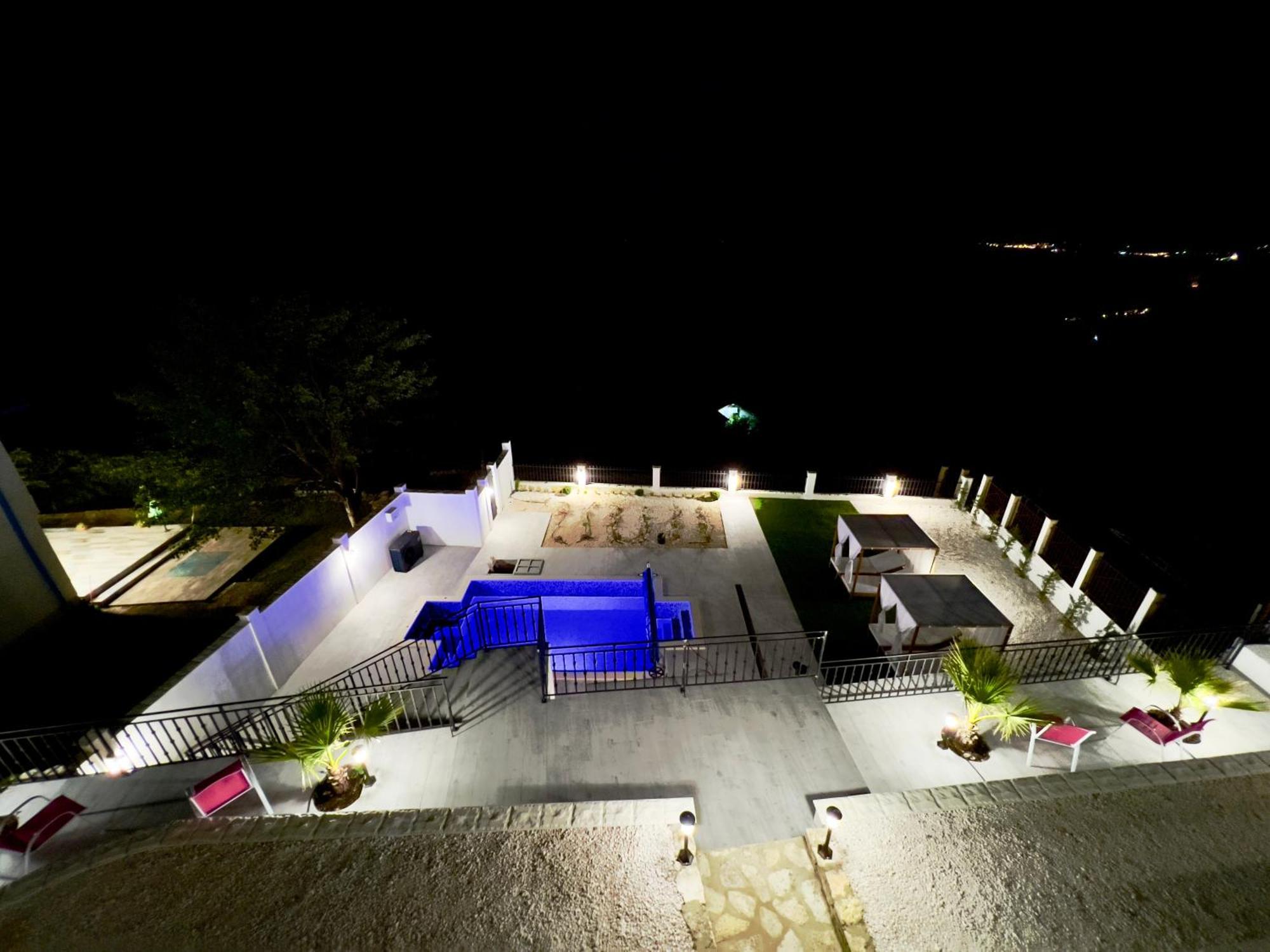 The White Pearl Boutique Villa Baltjik Exteriör bild