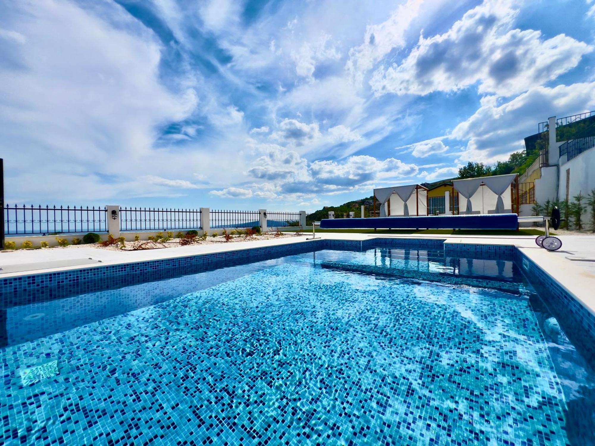The White Pearl Boutique Villa Baltjik Exteriör bild